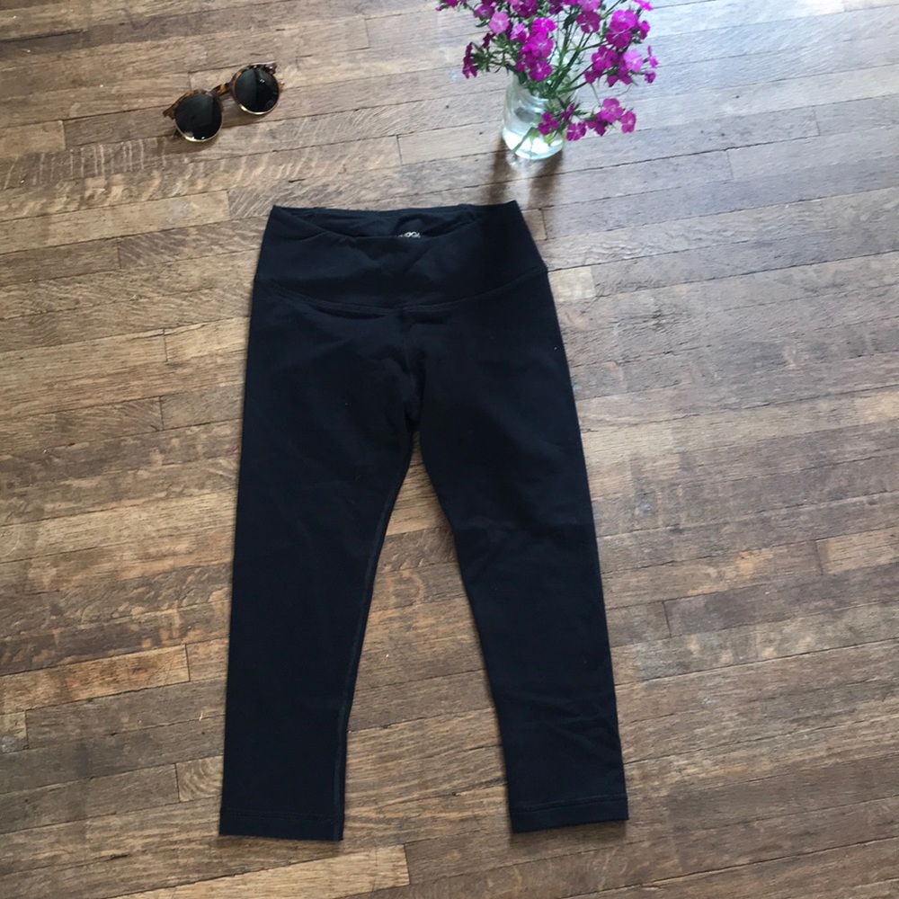 Yogasmoga Cropped Black Yoga Pants